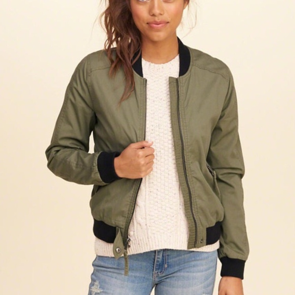 NWOT ARMY GREEN HOLLISTER ZIP-UP BOMBER JACKET